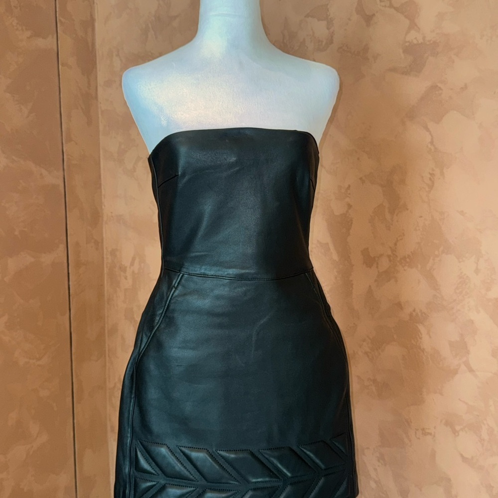 Chic Strapless Black Dress